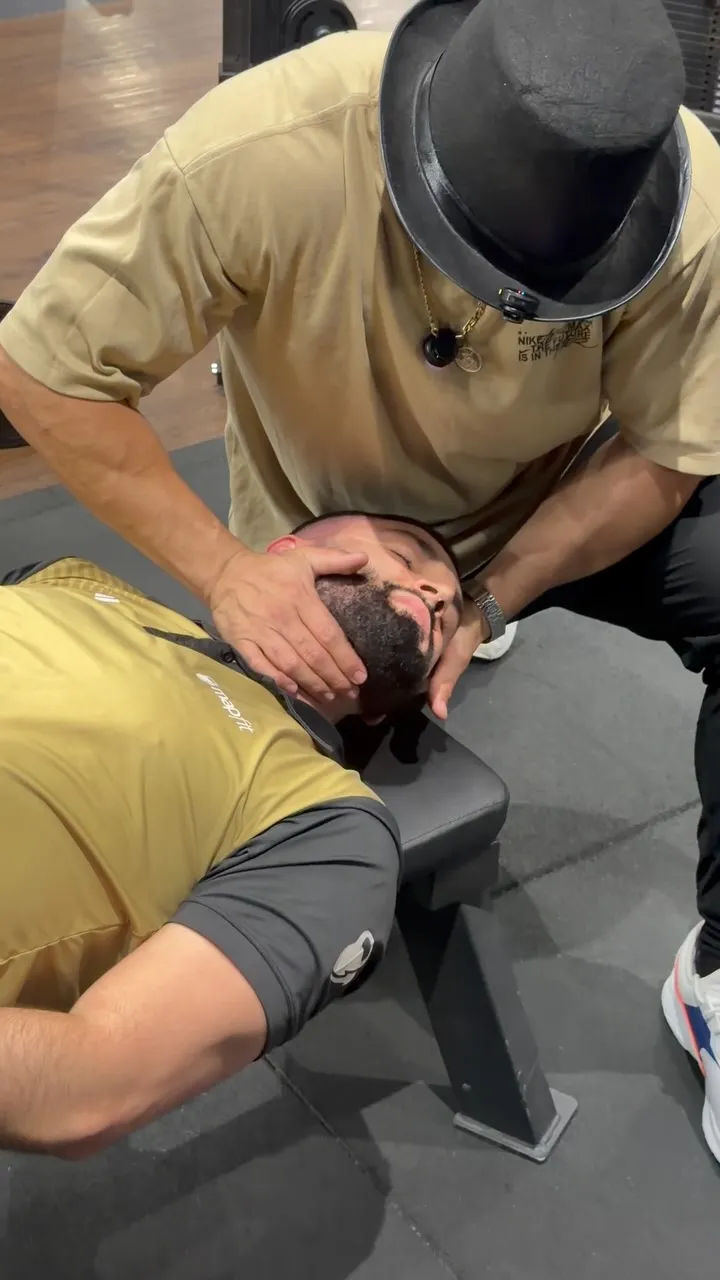 Quiropraxia em banco de treino